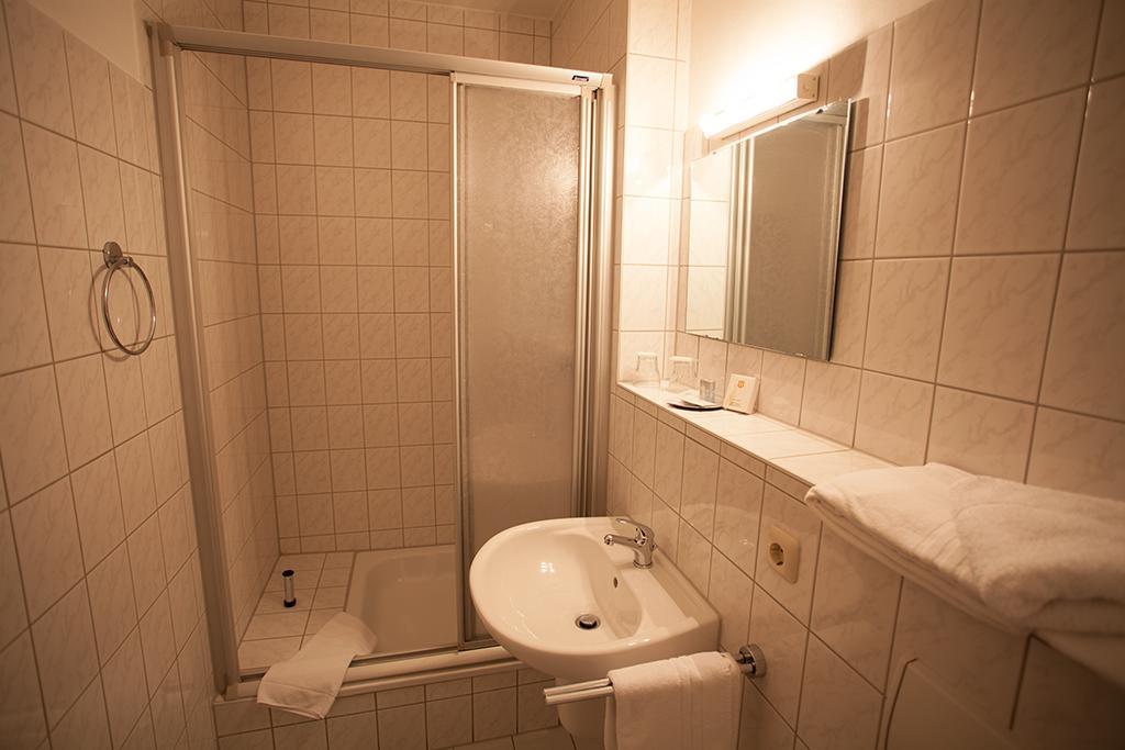 Hotel Haus Union Oberhausen  Zimmer foto